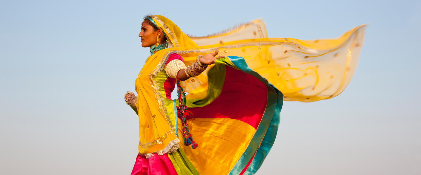 Indien - Wo Frauen die Farben des Lebens tragen